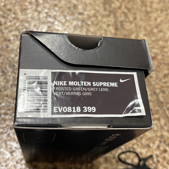 Nike x Supreme limited edition Molten supreme sunglasses - Picture 4 of 6